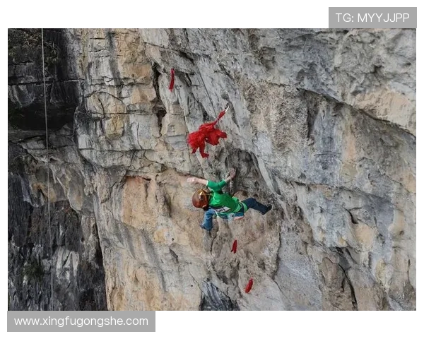 广州攀岩队与南京攀岩队赛后复盘分析灵活性表现与战术对比